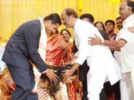 நடிகர் ராஜேஷ் மகள் திருமண வரவேற்பு-கருணாநிதி, ரஜினி,கமல்வாழ்த்து!