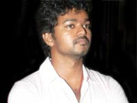 அரசியலில் ஈடுபட இப்போது சரியான நேரம் இல்லை-விஜய்