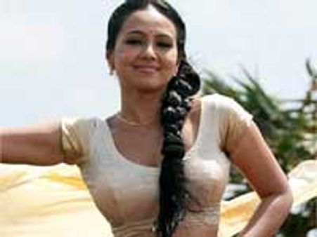 சனா கானின் நடிப்புப் பயணம்