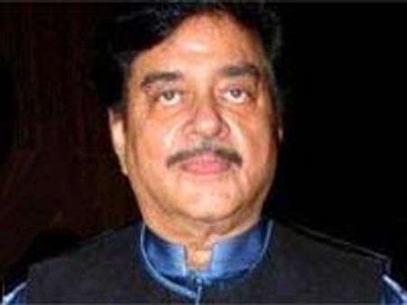 சத்ருகன் சின்காவுக்கு கைது வாரண்ட்