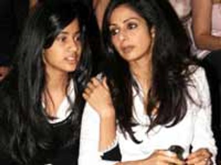 தெலுங்கு சினிமாவில் அறிமுகமாகிறார் ஸ்ரீதேவி மகள் ஜான்வி