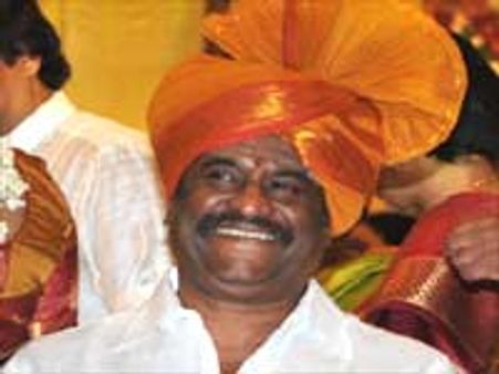 ரஜினியின் அடுத்த படம் ராணா... மூன்று வேடங்களில் நடிக்கிறார்!