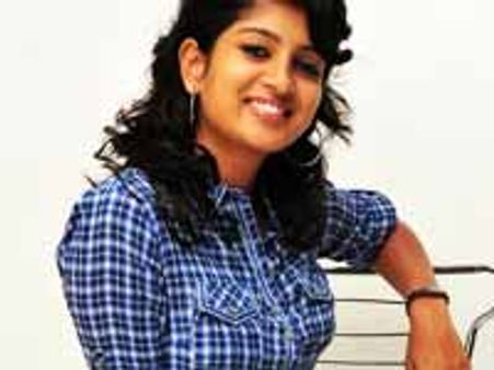 'பறக்க' விரும்பும் வேகா!