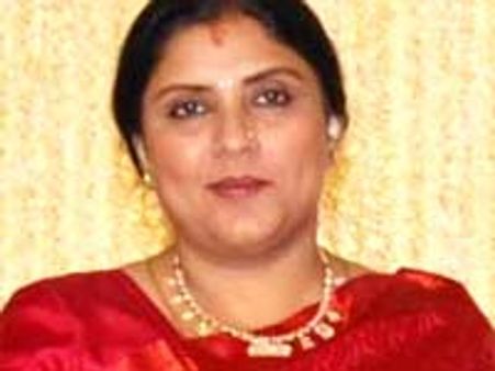 நில மோசடி சர்ச்சை-நடிகை ஸ்ரீபிரியா, கணவர் ராஜ்குமார் மறுப்பு