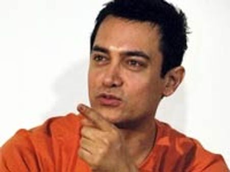 தூம் 3: வில்லன் அமீர்கான்!