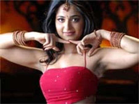 'கொழுப்பு கூடிப் போச்சு...' ஆபரேஷனுக்கு தயாராகும் அனுஷ்கா!