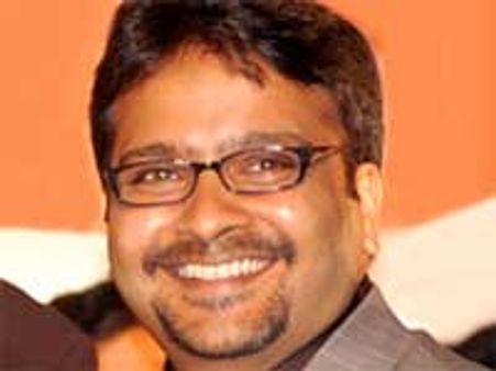 'ஆன்ட்டிகளை மடக்க..': ரஜினி - கமலை சிறுமைப்படுத்திய எஸ்.பி.பி மகன்!