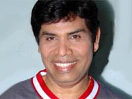 சப்-இன்ஸ்பெக்டருடன் 'மோதிய' நடிகர் ஆனந்தராஜ்!