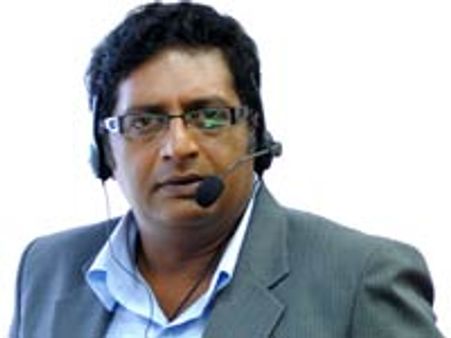 பிரகாஷ் ராஜ் படத்துக்கு தடை கோரி வழக்கு!