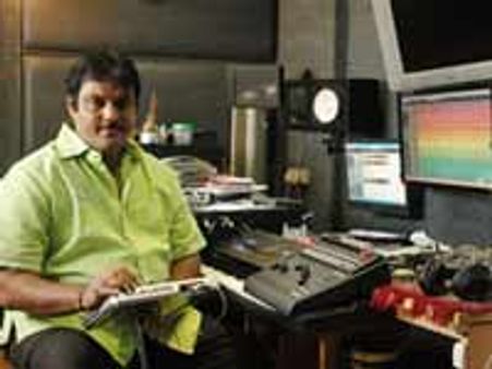 'ஏழைகளின் ரஹ்மான்'...: இசையமைப்பாளரப் பாராட்டிய வைரமுத்து