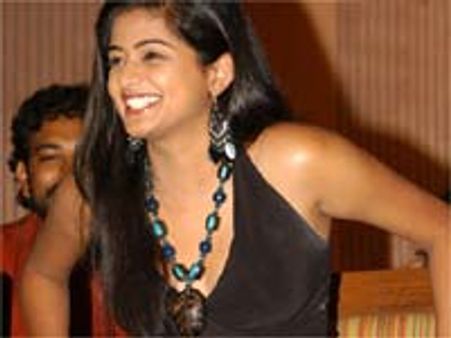 வாய்ப்பு கிடைத்தால் போதும்... எந்த வேடமும் ஓகே! - ப்ரியாமணி