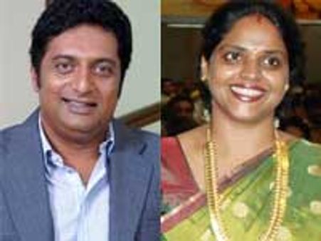 ரூ 50 லட்சம் கொடுத்த முன்னாள் மனைவிக்கு பிரகாஷ் ராஜ் பாராட்டு!
