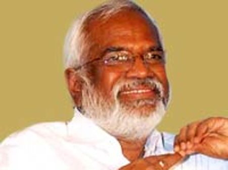 'ராஜபக்சேவைச் சந்தித்தேனா...' - அலறும் கங்கை அமரன்!