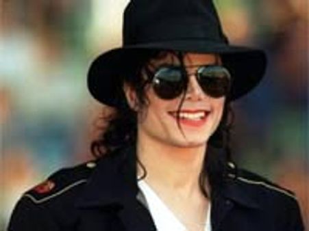 மைக்கேல் ஜாக்ஸன்... செத்த பிறகும் துரத்தும் கடன்!