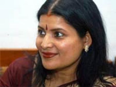 சிலை தொட்ட வழக்கு-நடிகை ஜெயமாலா ஏப். 4ல் ஆஜராக கேரள நீதிமன்றம் உத்தரவு