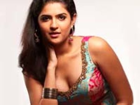 சுசீந்திரன் படம்: விக்ரமுக்கு ஜோடி தீக்ஷா சேத்!