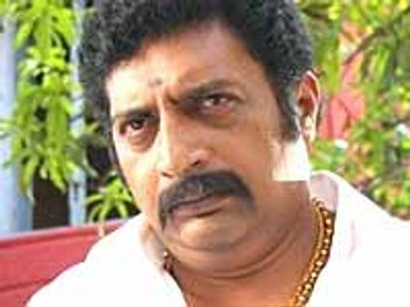 அஜய் தேவ்கன் வில்லனாக பிரகாஷ் ராஜ்!