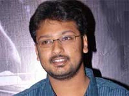 'வானத்'தை வசப்படுத்திய தயாநிதி அழகிரி!