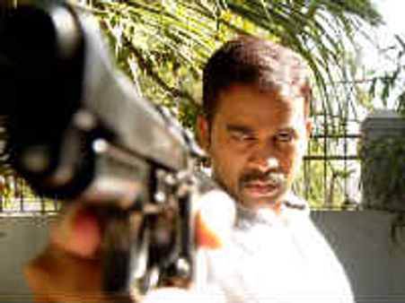 'கடமை கண்ணியம் கட்டுப்பாடு': இரண்டாவது ஹீரோவாக அறிமுகமாகும் இலங்கை தமிழர்!