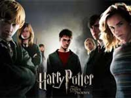 ஹாரி பாட்டர் நடிகர்கள் பேராசிரியர் பம்பல்டோர், லார்ட் வோல்டிமார்ட்டுக்கு ஸ்டாம்ப்