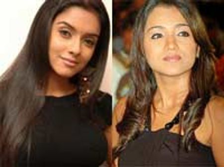 த்ரிஷாவுக்குப் போன விளம்பர வாய்ப்பு... அசின் திகைப்பு!