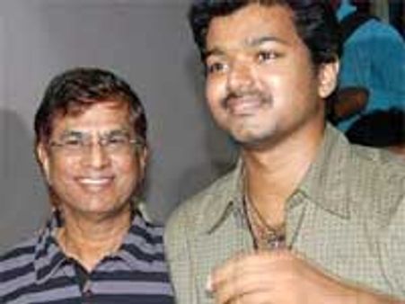 அதிமுக ஆதரவு... ஜகா வாங்கும் எஸ்ஏசி, விஜய்!!