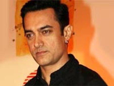 ரித்திக்கிடம் வில்லத்தனம் செய்ய டிப்ஸ் கேட்கும் ஆமிர்