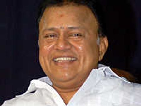 பாமக தொகுதியில் குஷ்பு பிரசாரம் செய்தால் ராமதாஸ் ஒத்துழைக்க மாட்டாரா?-ராதாரவி