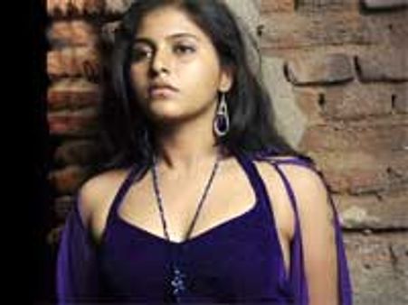 கவர்ச்சி 'மகாராணி'!