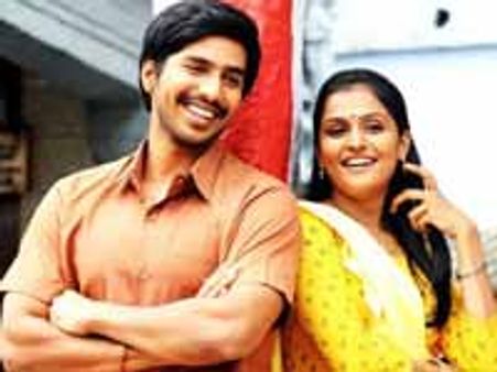 குள்ளநரிக் கூட்டம் - விமர்சனம்