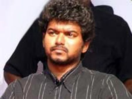 அதிமுகவுக்கு எதிர்ப்பு தெரிவித்த விஜய் ரசிகர்மன்ற மாநில தலைவர் ஜெயசீலன் நீக்கம்! - எஸ்ஏசி அதி