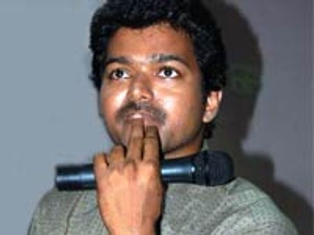 நீக்கப்பட்ட விஜய் ரசிகர் மன்றத் தலைவர் திமுகவுக்கு ஆதரவு!