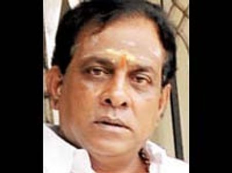 கற்பு குறித்துப் பேசி வாங்கிக் கட்டியபோது குஷ்புவைக் காத்தது ஜெயலலிதாதான்-சிங்கமுத்து