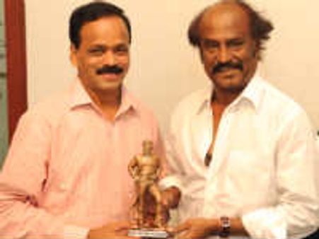 'தமிழ் சினிமா வரலாறு'... ரஜினி பாராட்டு!