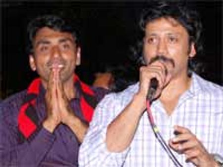 பிரச்சாரத்தில் குதித்தார் பிரசாந்த்: திமுகவுக்கு வாக்கு சேகரித்தார்!