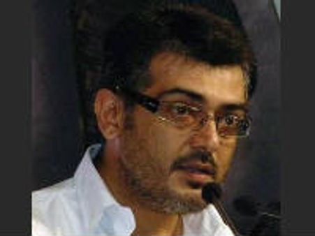 திமுகவை ஆதரிக்கும் அஜீத் ரசிகர்கள்!