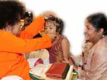 பாடகி சித்ராவின் மகள் துபாயில் நீச்சல் குளத்தில் மூழ்கி சாவு