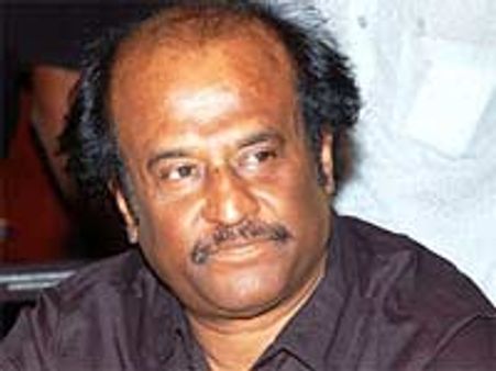 வெற்றி விழா: ரஜினியை சம்மதிக்க வைத்த உதயநிதி!