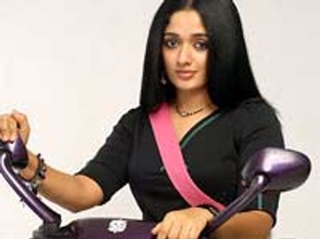 ப்ளஸ் டூ தேர்வு எழுதும் காவ்யா மாதவன்!