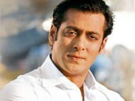 மக்கள் மத்தியில் சல்மான்... மறைவிடத்தில் காமிரா வைத்து படப்பிடிப்பு!