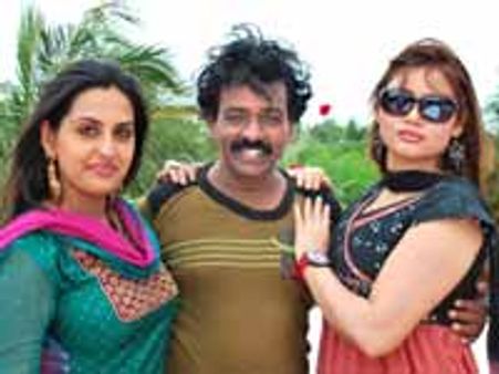 நர்ஸ்களுக்கு செக்ஸ் டார்ச்சர்-கைதான டாக்டர் 'என் உள்ளம் உன்னைத் தேடுதே' பட ஹீரோ!