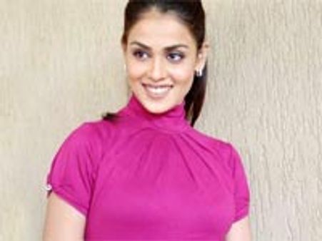 'அசினுக்குப் போட்டியா... அய்யய்யே...!' - ஜெனிலியா