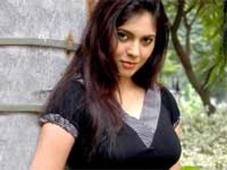 படப்பிடிப்புக்கு டிமிக்கி... ஷெரீனால் நஷ்டம்! - தயாரிப்பாளர் கோபம்