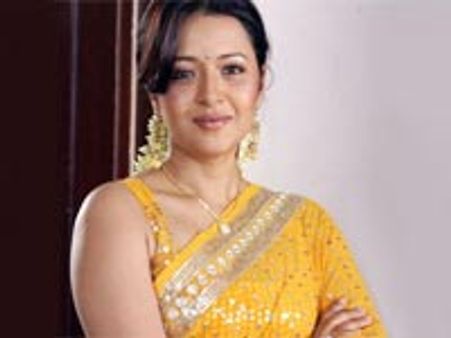 நிச்சயதார்தத்தோடு நின்ற திருமணம்... 'திரும்ப வந்தார்' ரீமா!