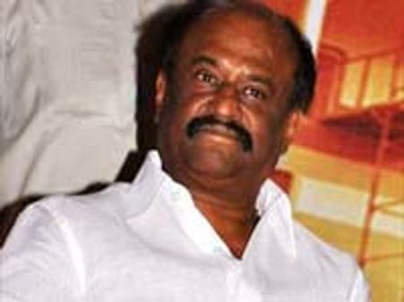 மூச்சுத் திணறல்-மருத்துவமனையில் ரஜினி: கருணாநிதி நலம் விசாரித்தார்