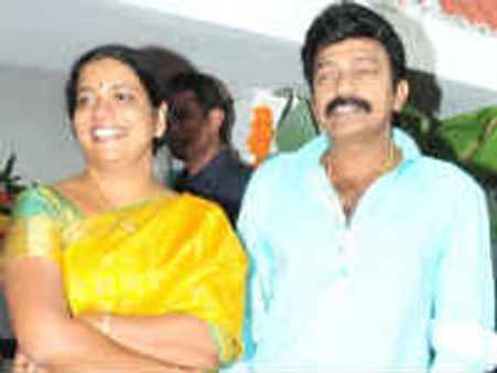 எப்படி வந்தது ரூ 450 கோடி சொத்து? - ஜெகனுக்கு நடிகை ஜீவிதா கேள்வி