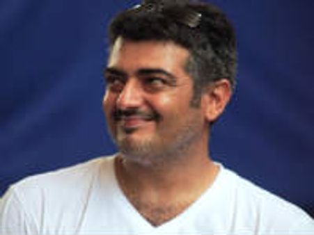 ரசிகர் மன்றங்களை அஜீத் தொடரக் கோரி போராட ரசிகர்கள் முடிவு