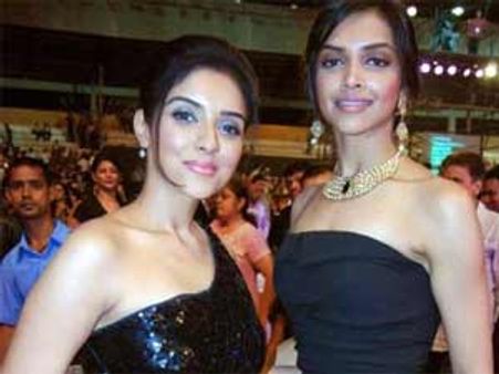 ராணா வாய்ப்பு போனதால் தீபிகா மீது அசின் காட்டம்?