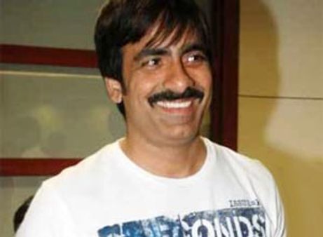 '3 சீட்டு' விளையாடிய நடிகர் ரவிதேஜாவின் தந்தை கைது!