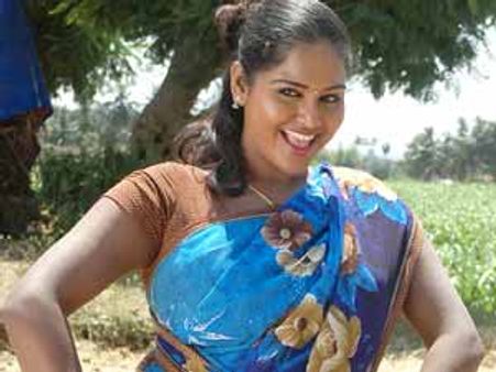 'ஜிங்கு சிக்கா', சேலை கட்டி ஆடும் அக்கா!